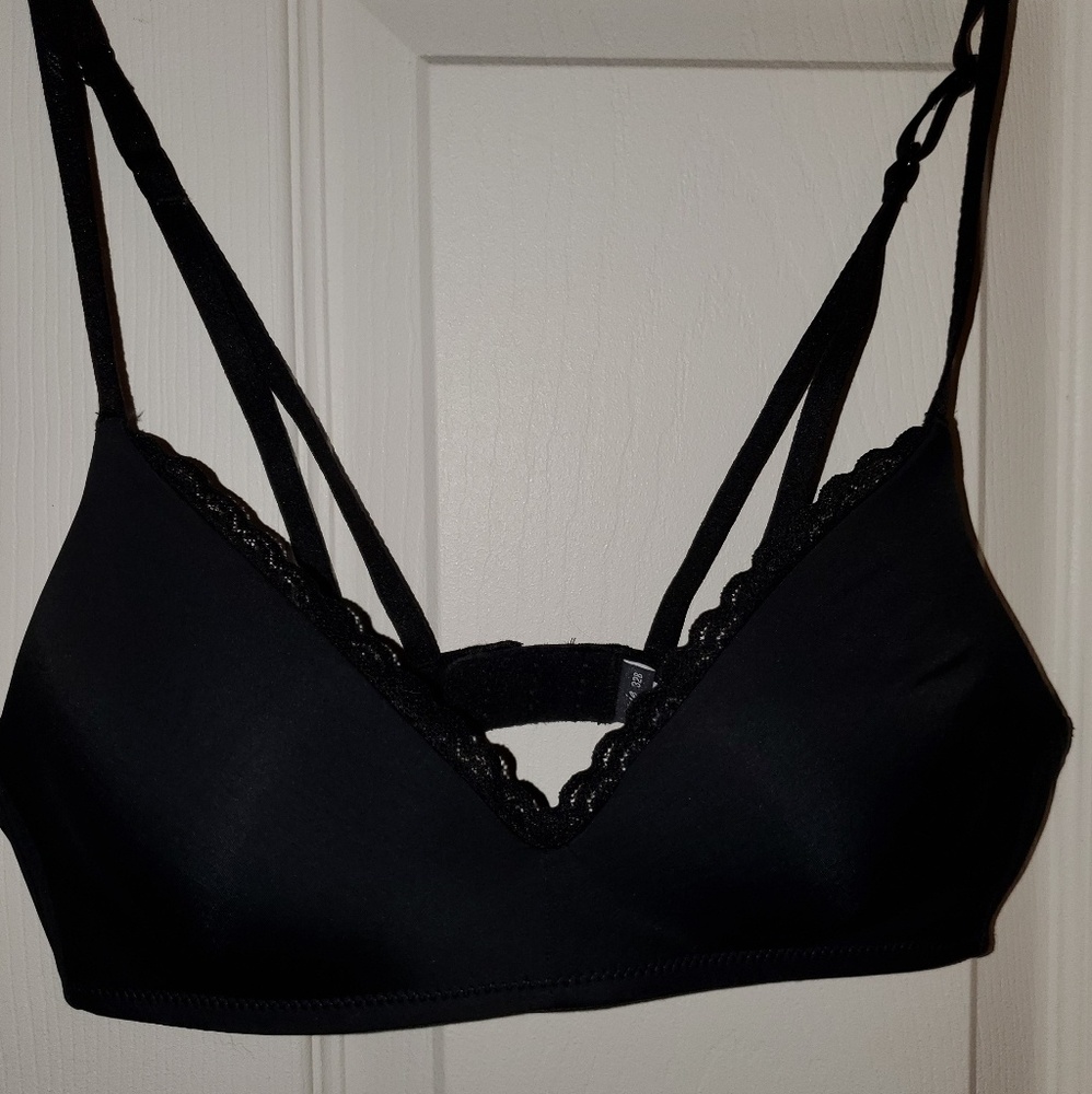 aerie 32B NWOT black bra